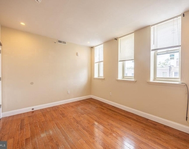 4706 Chestnut Street - Photo Thumbnail 5