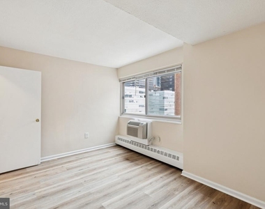 2101 Chestnut Street - Photo Thumbnail 13