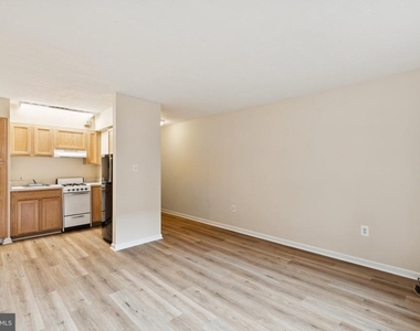 2101 Chestnut Street - Photo Thumbnail 6