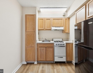 2101 Chestnut Street - Photo Thumbnail 7