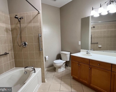 212 Masterson Court - Photo Thumbnail 9