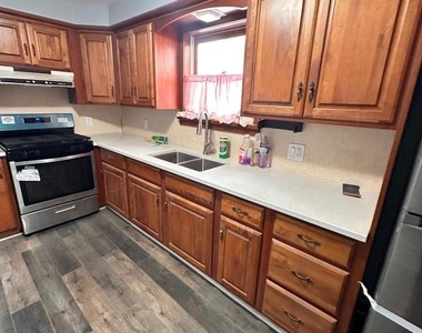 247 Morris Avenue - Photo Thumbnail 5