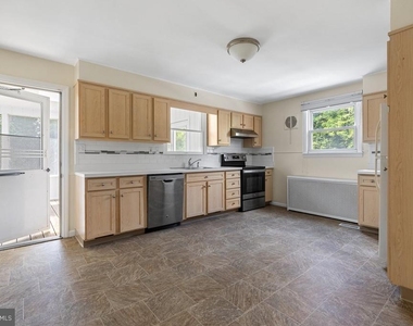 182 Linden Lane - Photo Thumbnail 6