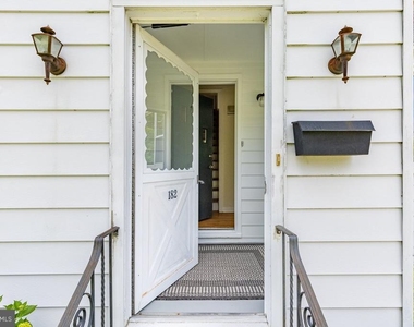 182 Linden Lane - Photo Thumbnail 3
