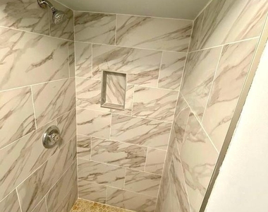 9110 Drake Place - Photo Thumbnail 16