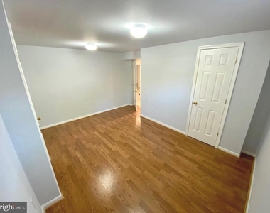 9110 Drake Place - Photo Thumbnail 18