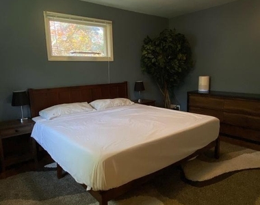 9110 Drake Place - Photo Thumbnail 13