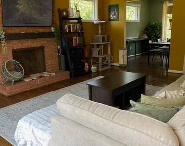 9110 Drake Place - Photo Thumbnail 10