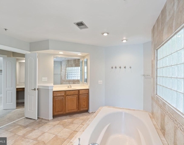 15436 Symondsbury Way - Photo Thumbnail 31