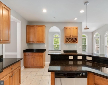 15436 Symondsbury Way - Photo Thumbnail 10