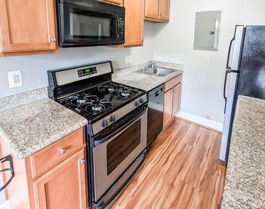 610 Main Street - Photo Thumbnail 3
