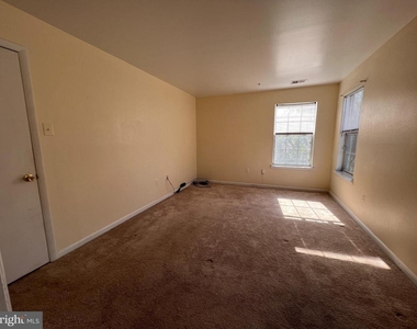 8720 Grasmere Court - Photo Thumbnail 15