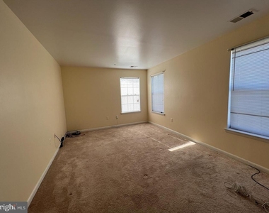 8720 Grasmere Court - Photo Thumbnail 11