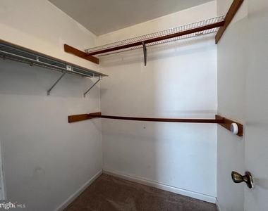 8720 Grasmere Court - Photo Thumbnail 14