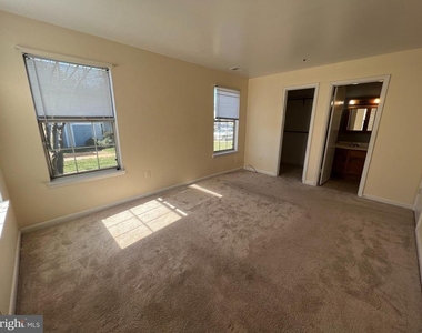 8720 Grasmere Court - Photo Thumbnail 12