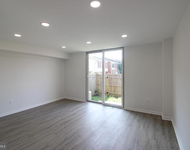 14417 Astrodome Drive - Photo Thumbnail 4
