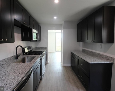 14417 Astrodome Drive - Photo Thumbnail 5