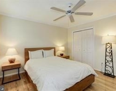 5042 Bradley Boulevard - Photo Thumbnail 12