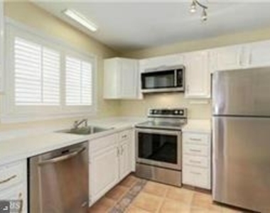 5042 Bradley Boulevard - Photo Thumbnail 9