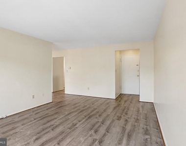 11925 Parklawn Drive - Photo Thumbnail 14