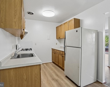 11925 Parklawn Drive - Photo Thumbnail 5