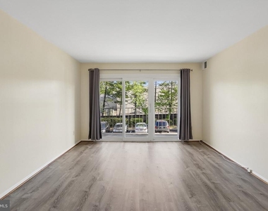 11925 Parklawn Drive - Photo Thumbnail 10