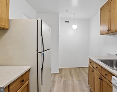 11925 Parklawn Drive - Photo Thumbnail 24