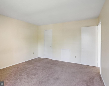 11925 Parklawn Drive - Photo Thumbnail 32