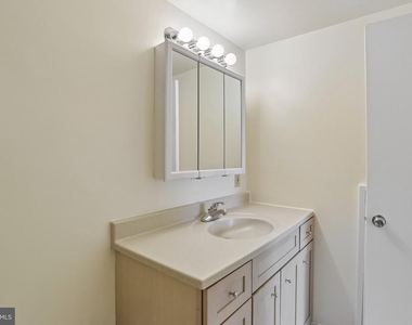 11925 Parklawn Drive - Photo Thumbnail 35
