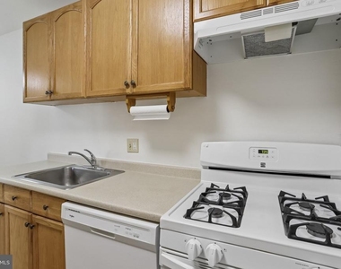 11925 Parklawn Drive - Photo Thumbnail 26
