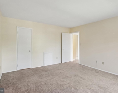 11925 Parklawn Drive - Photo Thumbnail 31