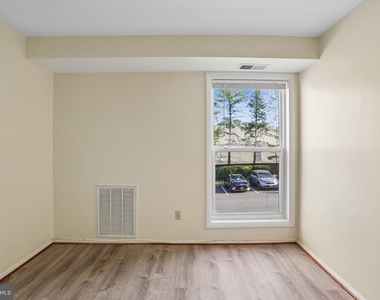 11925 Parklawn Drive - Photo Thumbnail 17