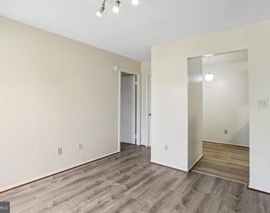 11925 Parklawn Drive - Photo Thumbnail 20