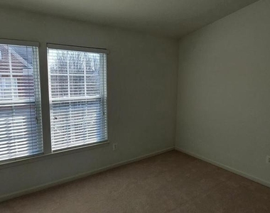 7112 Silverleaf Oak Road - Photo Thumbnail 24