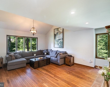 8150 Plowden Drive - Photo Thumbnail 12