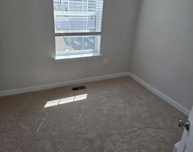 519 Swift Heron Ave - Photo Thumbnail 10