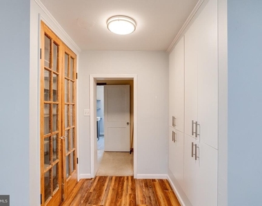 905 Regester - Photo Thumbnail 9