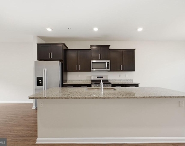 1806 Kellington Court - Photo Thumbnail 7