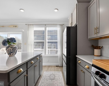 322 Bright Light Court - Photo Thumbnail 18