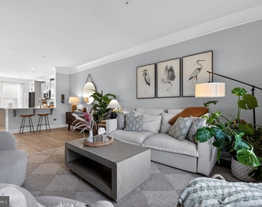 322 Bright Light Court - Photo Thumbnail 8