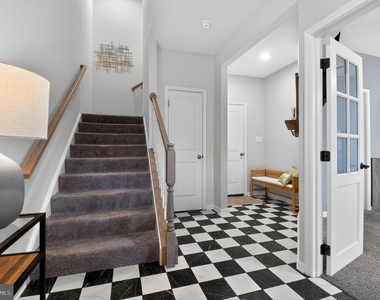 322 Bright Light Court - Photo Thumbnail 6