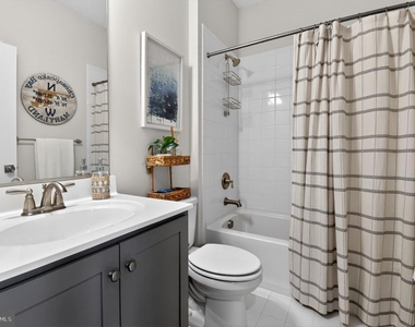 322 Bright Light Court - Photo Thumbnail 32