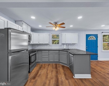 7707 Warsaw Avenue - Photo Thumbnail 9