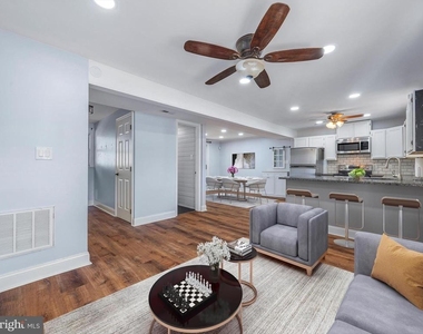 7707 Warsaw Avenue - Photo Thumbnail 4