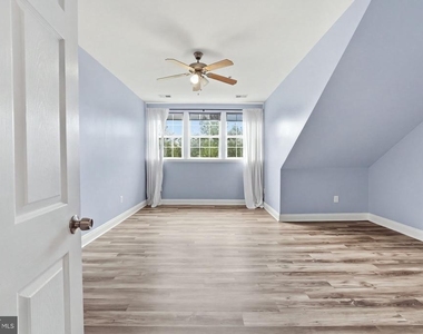 832 Estuary Drive - Photo Thumbnail 12