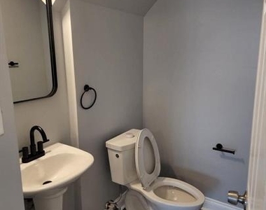832 Estuary Drive - Photo Thumbnail 5