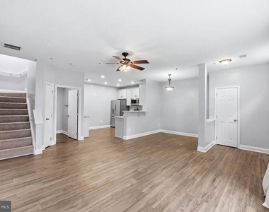 832 Estuary Drive - Photo Thumbnail 3