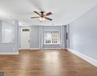 832 Estuary Drive - Photo Thumbnail 2