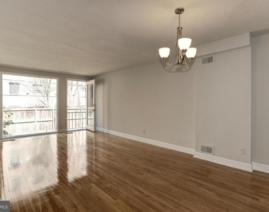 2531 Queen Annes Lane Nw - Photo Thumbnail 4