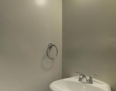 2531 Queen Annes Lane Nw - Photo Thumbnail 27
